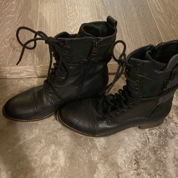 Boots - Picture 2 of 5